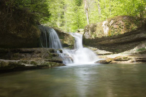 Kemptnertobel森林中的瀑布 — 图库照片