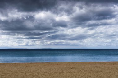 Deniz kenarında sonbahar