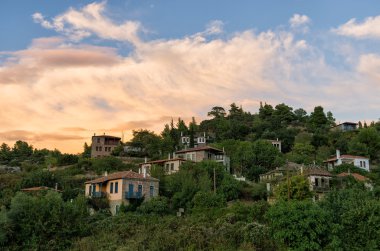 parthenonas sithonia, chalkidiki, Yunanistan, alacakaranlıkta renkleri, pitoresk Köyü