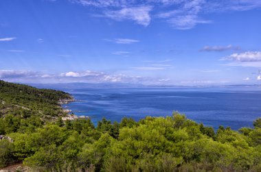 şaşırtıcı bir dağın denize sithonia, chalkidiki, Yunanistan Üstten Görünüm