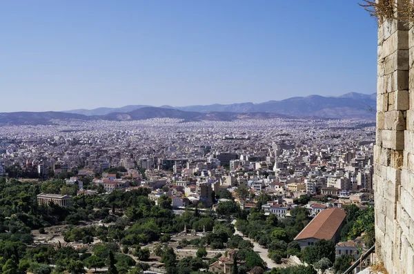 เอเธนส์ที่เห็นจาก Acropolis ในวันที่แดด — ภาพถ่ายสต็อก