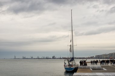 Selanik, Yunanistan, limanda bir bulutlu gün