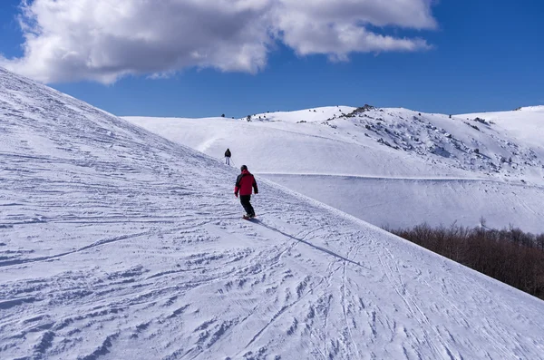Snowy pochylają w 3-5 ośrodek narciarski pigadia, naoussa, Grecja — Zdjęcie stockowe