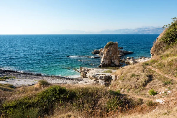 希腊东北部科孚Kassiopi海边的迷人风景 — 图库照片