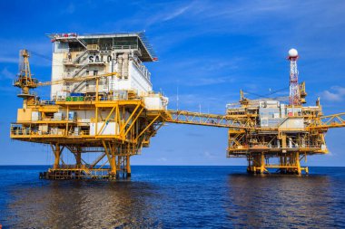 Deniz aşırı petrol ve doğalgaz üretimi ve keşif işi. Üretim petrol ve gaz fabrikası ve denizdeki ana inşaat platformu. Enerji sektörü