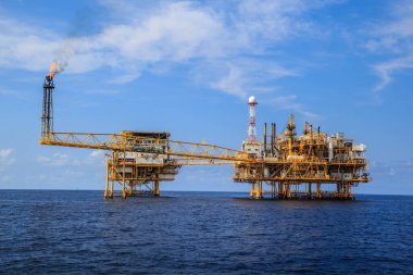 Deniz aşırı petrol ve doğalgaz üretimi ve keşif işi. Üretim petrol ve gaz fabrikası ve denizdeki ana inşaat platformu. Enerji sektörü