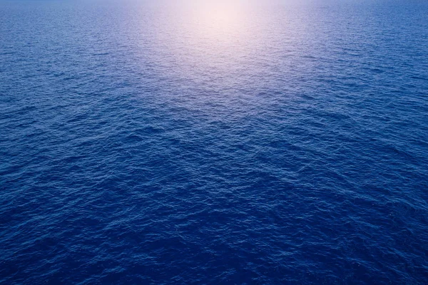 Mar Sobre Cielo Azul Luz Del Sol Fondo — Foto de Stock