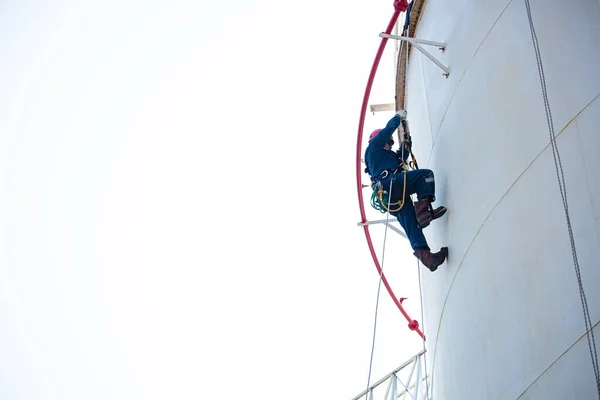 Male Worker Rope Access Inspection Thickness Storage Tank Industry — Stock Photo, Image