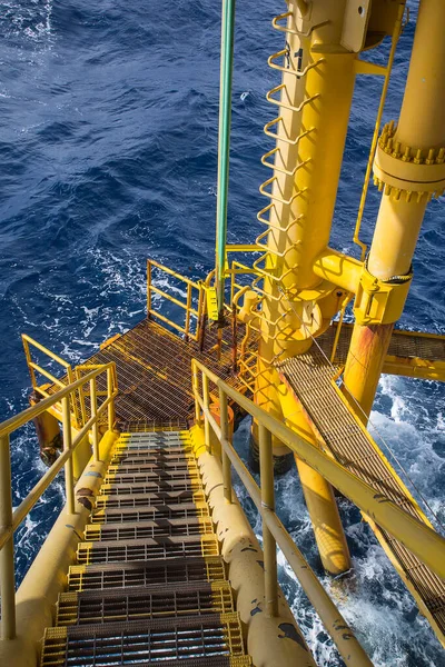 Loopbrug Offshore Industrie Olie Gasproductie Aardoliepijpleiding — Stockfoto