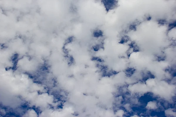 Nube Blanca Texturizada Sobre Fondo Azul Del Cielo — Foto de Stock