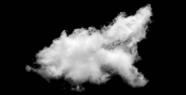 Siyah arkaplanda beyaz bulut, kabarık doku, soyut duman
