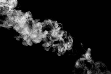 Siyah arka planda beyaz duman, soyut toz, su spreyi, duman efekti ekle