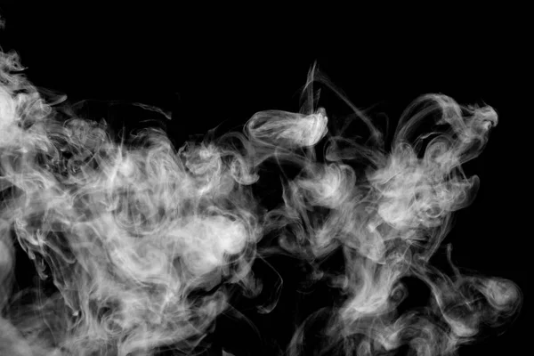 黒の背景に隔離された白い煙 抽象的な粉末 水噴霧 煙効果を追加 — ストック写真