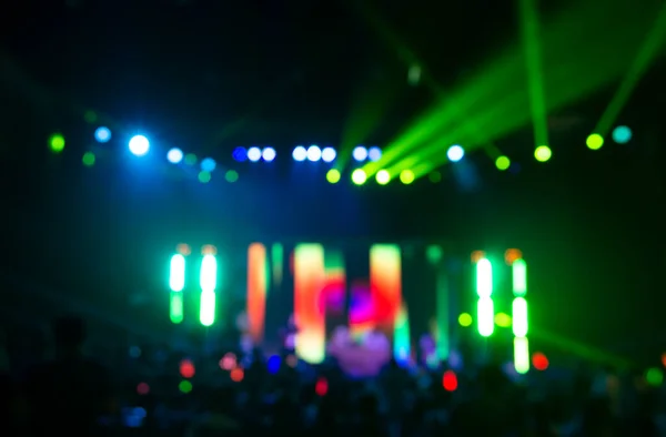 ぼかしの背景の明るいカラフルなステージライト ボケコンサートライト — ストック写真