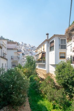 Günes Mağaralari ve Setenil de las Bodegas 'daki Gölge Cadiz, Endülüs. İspanya. Avrupa. 12 Eylül 2021