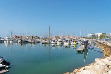 Puerto 'daki botlar Cadiz Körfezi' ndeki El Puerto de Santa Mara kasabasında bulunan Sherry sınır dışı edildi. Endülüs. İspanya. Avrupa.
