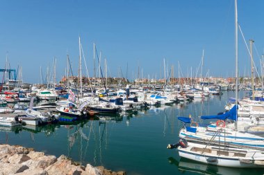 Puerto 'daki botlar Cadiz Körfezi' ndeki El Puerto de Santa Mara kasabasında bulunan Sherry sınır dışı edildi. Endülüs. İspanya. Avrupa.