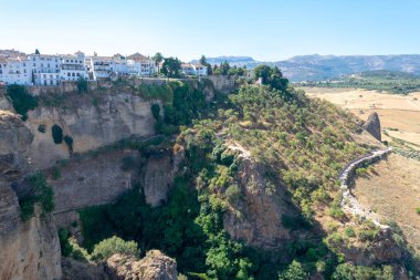 Ronda, Tagus nehrinin geçtiği derin bir boğazda yer almaktadır. Malaga. Endülüs. İspanya. Avrupa. 18 Temmuz 2021
