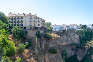 Ronda, Tagus nehrinin geçtiği derin bir boğazda yer almaktadır. Malaga. Endülüs. İspanya. Avrupa. 18 Temmuz 2021