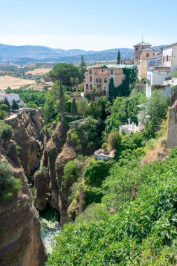 Ronda, Tagus nehrinin geçtiği derin bir boğazda yer almaktadır. Malaga. Endülüs. İspanya. Avrupa. 18 Temmuz 2021