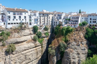Ronda, Tagus nehrinin geçtiği derin bir boğazda yer almaktadır. Malaga. Endülüs. İspanya. Avrupa. 18 Temmuz 2021