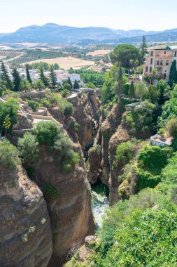 Ronda, Tagus nehrinin geçtiği derin bir boğazda yer almaktadır. Malaga. Endülüs. İspanya. Avrupa. 18 Temmuz 2021