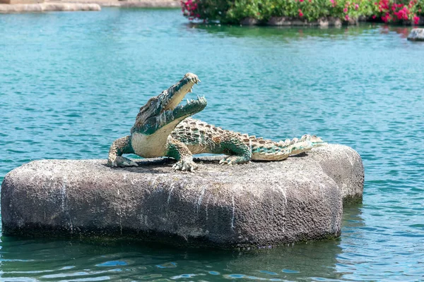 Torrevieja 'daki Uluslar Parkı Bahçesi. Alicante, Costa Blanca 'da. İspanya Avrupa. 15 Temmuz 2021