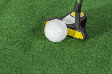 Golf putter açı