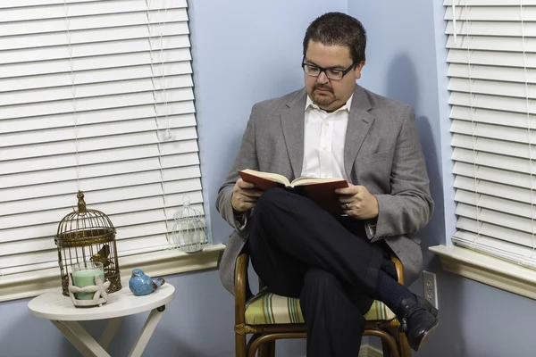 Man Reading — Stock Photo, Image