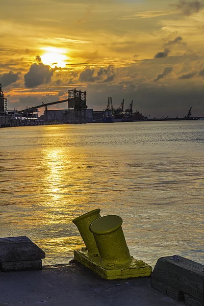 Industrial Coastline Sunset — Stock Photo, Image