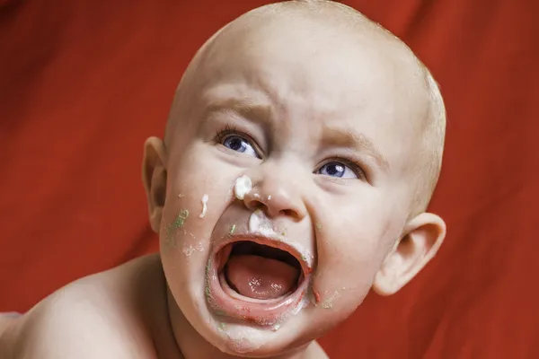 Aniversário menino chorando — Fotografia de Stock