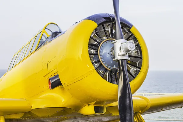 Ön görüntüleme eski uçak — Stok fotoğraf