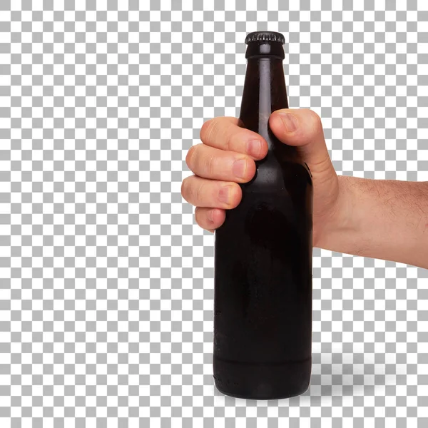 男の手は冷たい茶色のボトルビールを隔離保持します — ストック写真