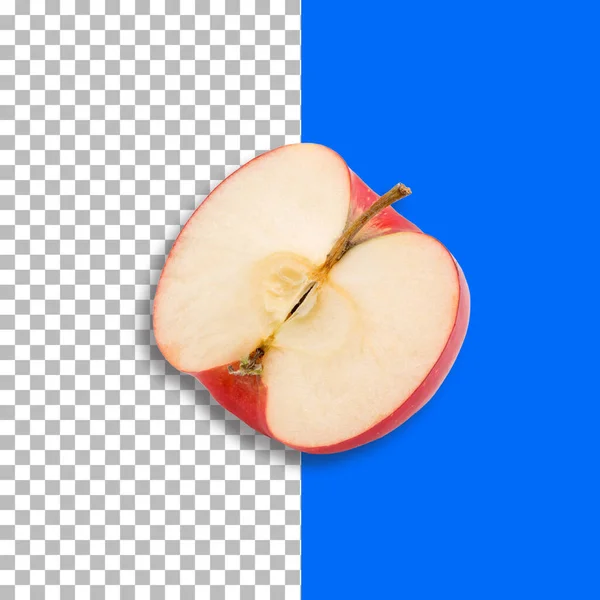 透明性を背景に分離された新鮮な半分の赤いリンゴ — ストック写真