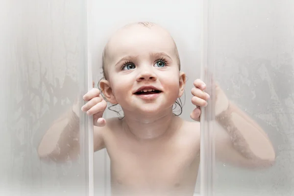 Kislány zuhanykabin Stock Kép