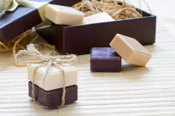 sabun dilimler halinde hediye kutusu