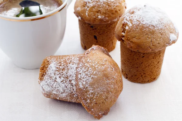 Muffins en kopje koffie — Stockfoto