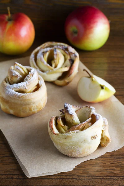 Čerstvé pečivo s jablky — Stock fotografie