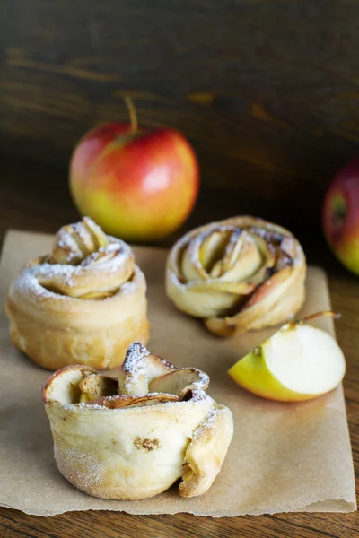 Čerstvé pečivo s jablky — Stock fotografie
