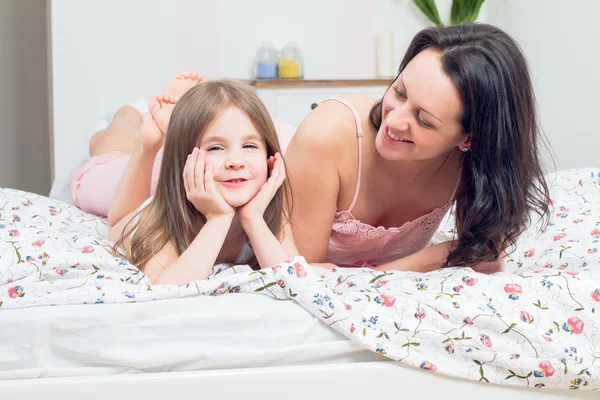 Šťastná matka a dcera — Stock fotografie