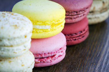 lezzetli renkli acıbadem kurabiyesi