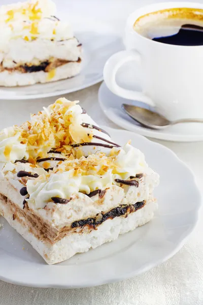 Piece of meringue cream cake — Stock Photo, Image