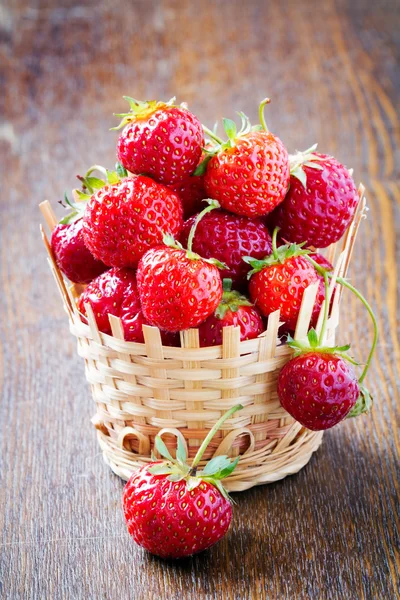 Fresh strawberries in a basket — Stock Photo, Image