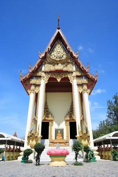 美丽泰国寺孟，在 angtong，泰国寺 — 图库照片