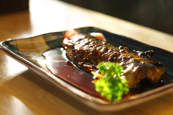 Estilo de comida japonesa, peixe Saba grelhou o prato — Fotografia de Stock