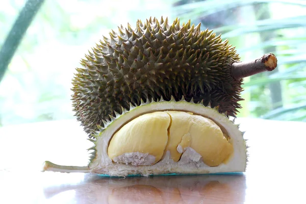 Közelkép a hámozott durian, vagy dorain — Stock Fotó