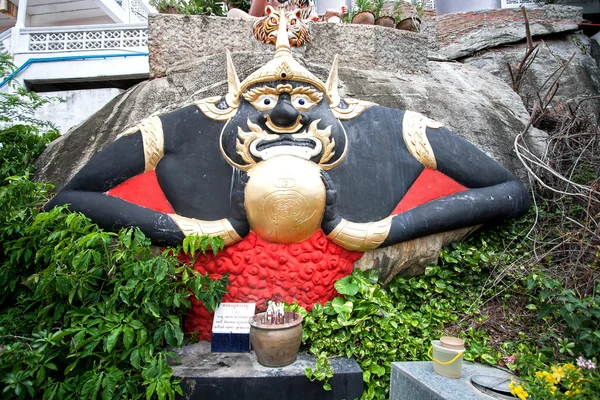 Ancienne sculpture de pierre de colline de Bouddha — Photo