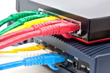 lan renkli izole ethernet anahtar ve yönlendirici bağlayın