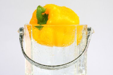 su taze sarı tatlı biber