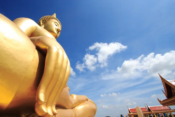 Big buddha i templet i thailand — Stockfoto